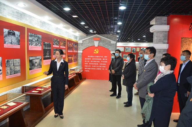 輕工供銷(xiāo)公司組織“尋訪百年光輝足跡、傳承紅色基因”活動(dòng)