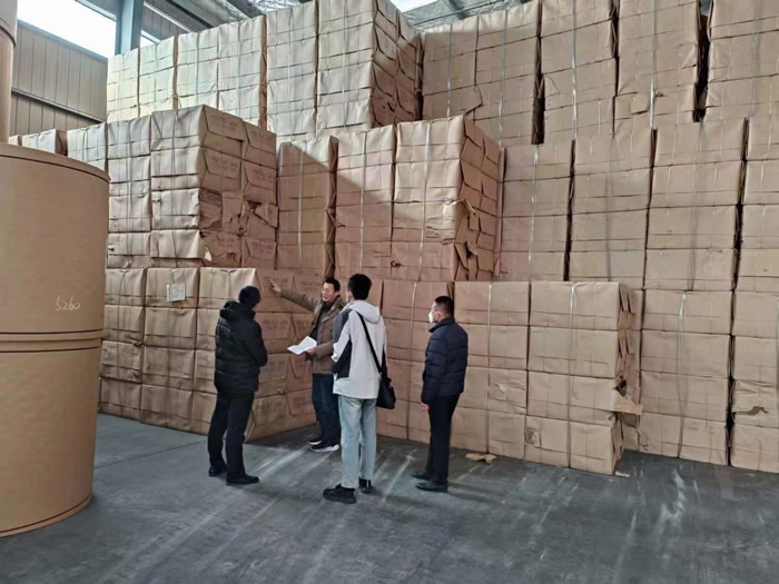 在崗1分鐘，責(zé)任60秒 ——致敬輕工供銷最美勞動(dòng)者