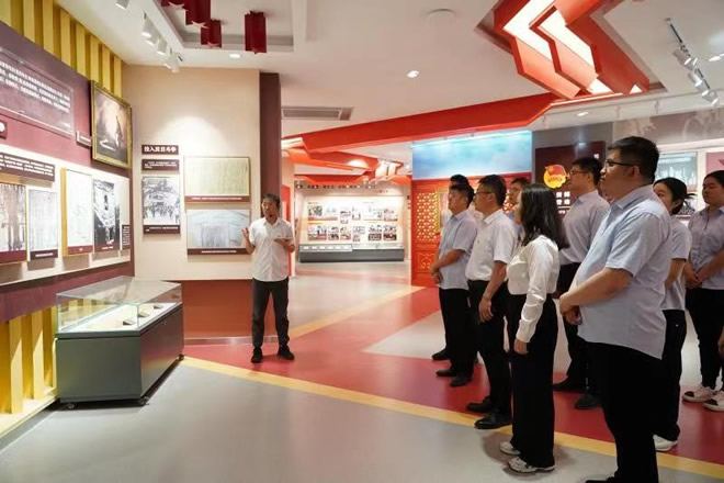 輕工供銷公司組織“青春當(dāng)有為 建功新時代”青年員工主題教育活動